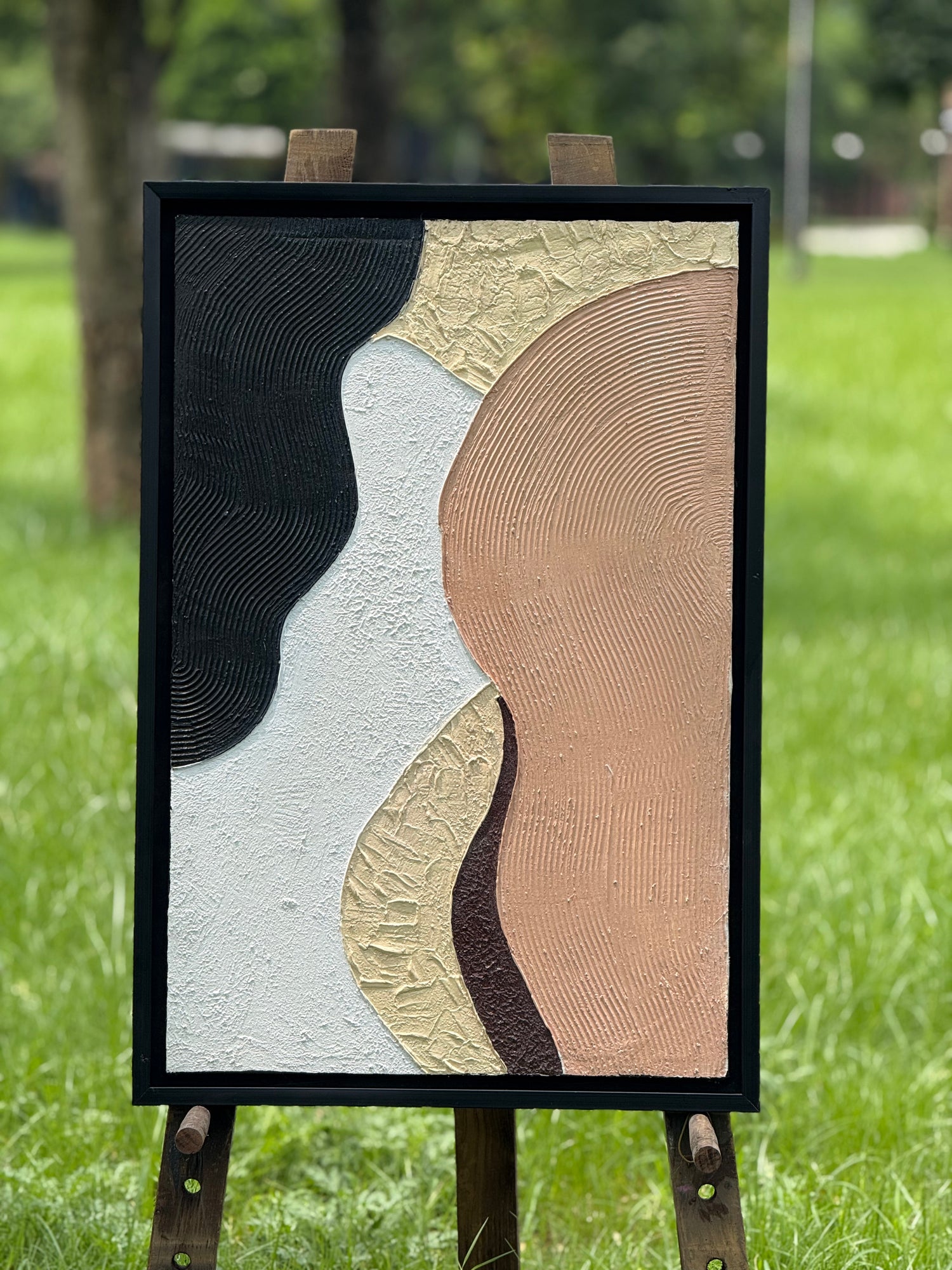 Contours of Calm – Portrait Palette Painting by Professor's Gallery
